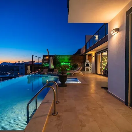The Luxury Vacation You're Looking For Villa